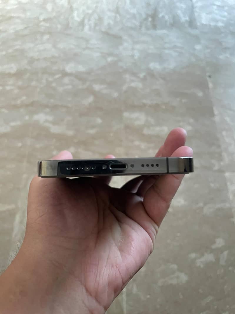 Apple iPhone 13 6