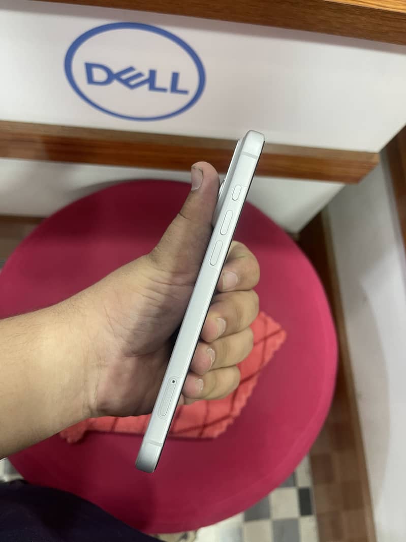 Apple iPhone 17 Pro Max 6