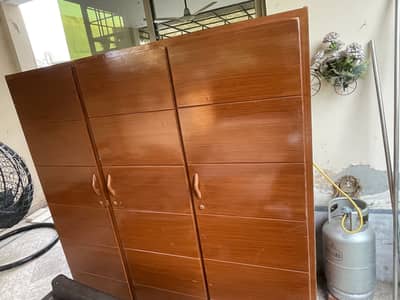 3 door wardrobe