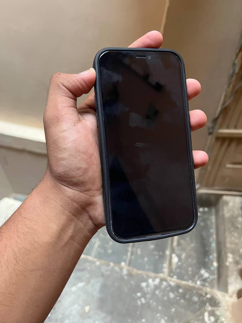 Apple iPhone 12 1