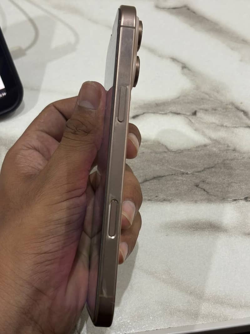 iPhone 16 pro max(jv) 3