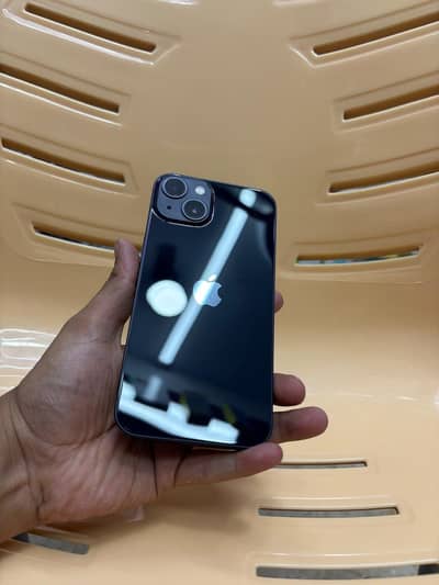 Apple iPhone 13