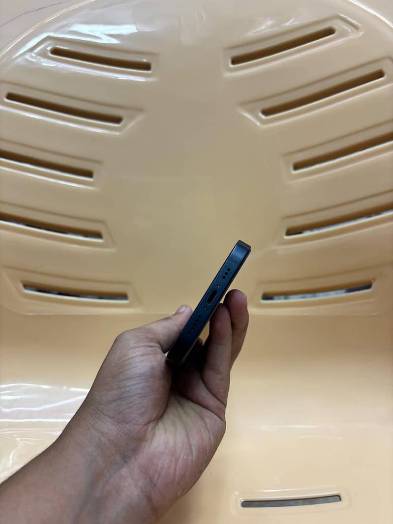 Apple iPhone 13 3
