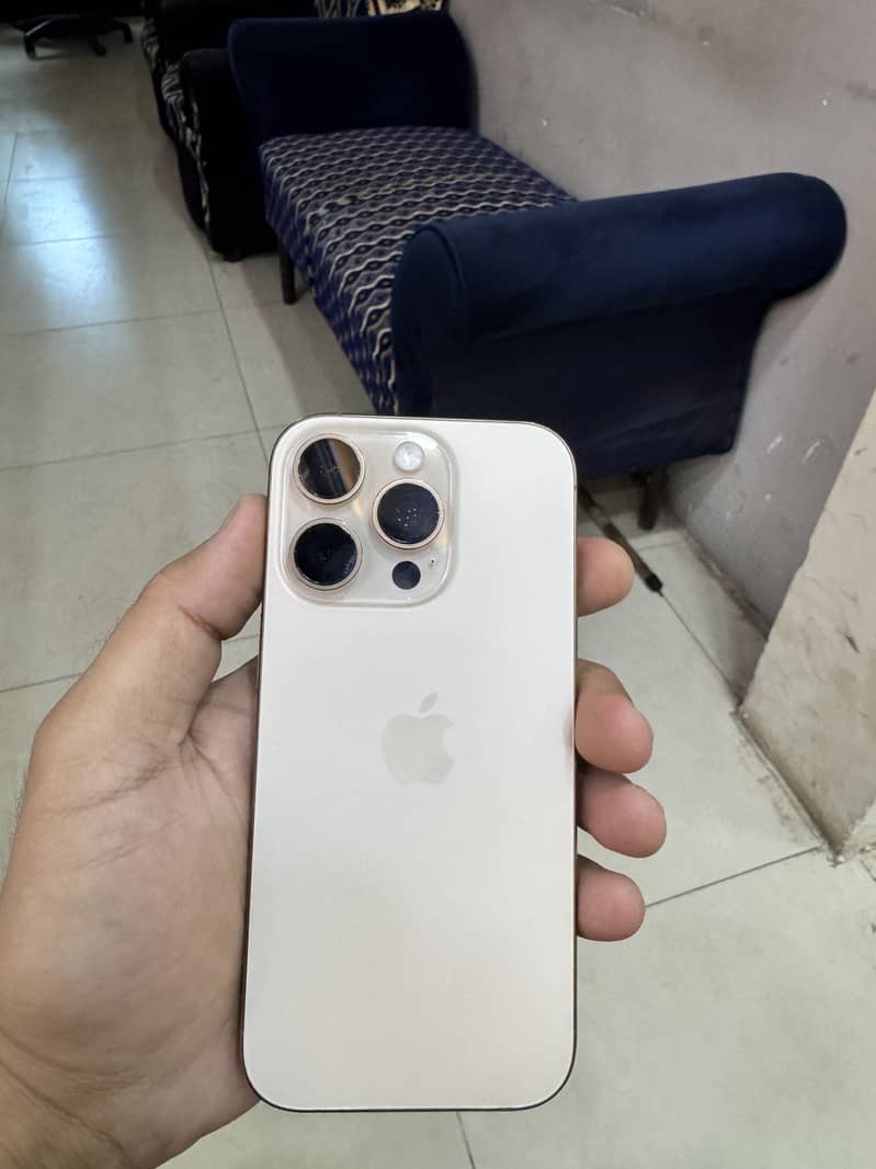 Apple iPhone 16 Pro 4