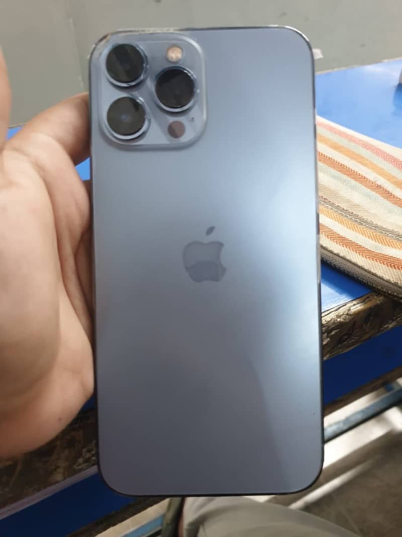Apple iPhone 13 Pro Max 1