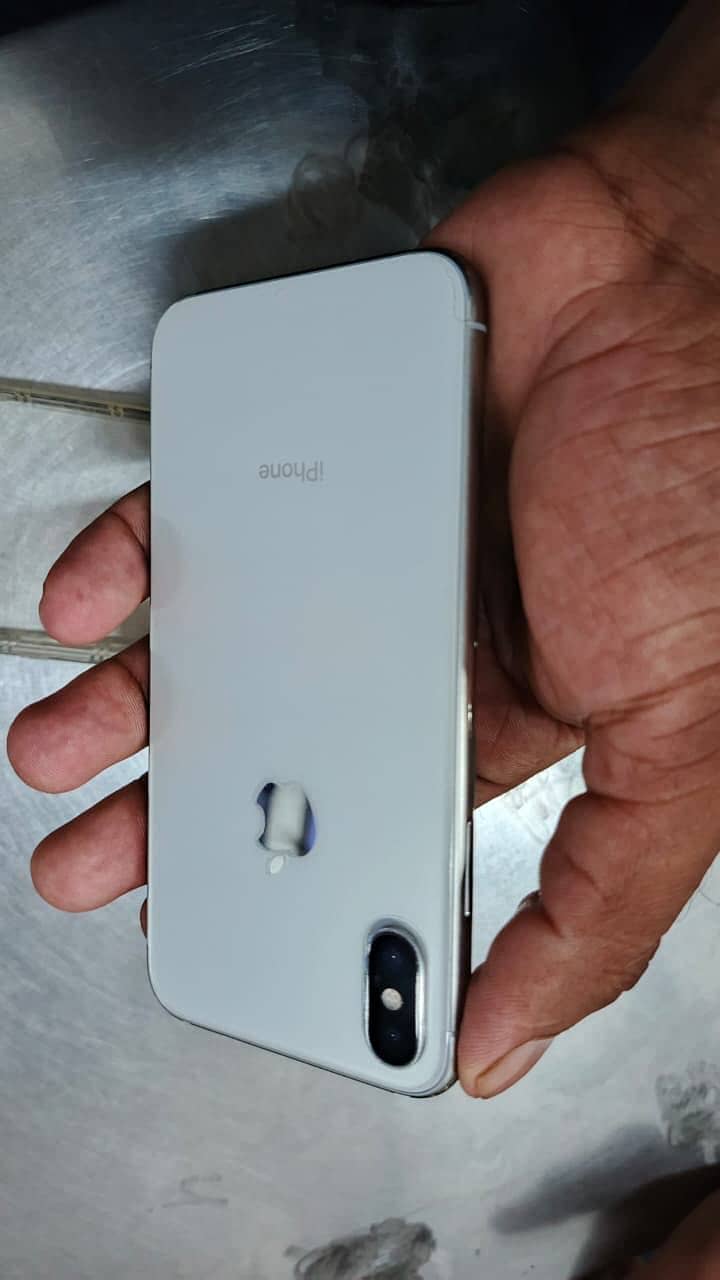 Apple iPhone X 3