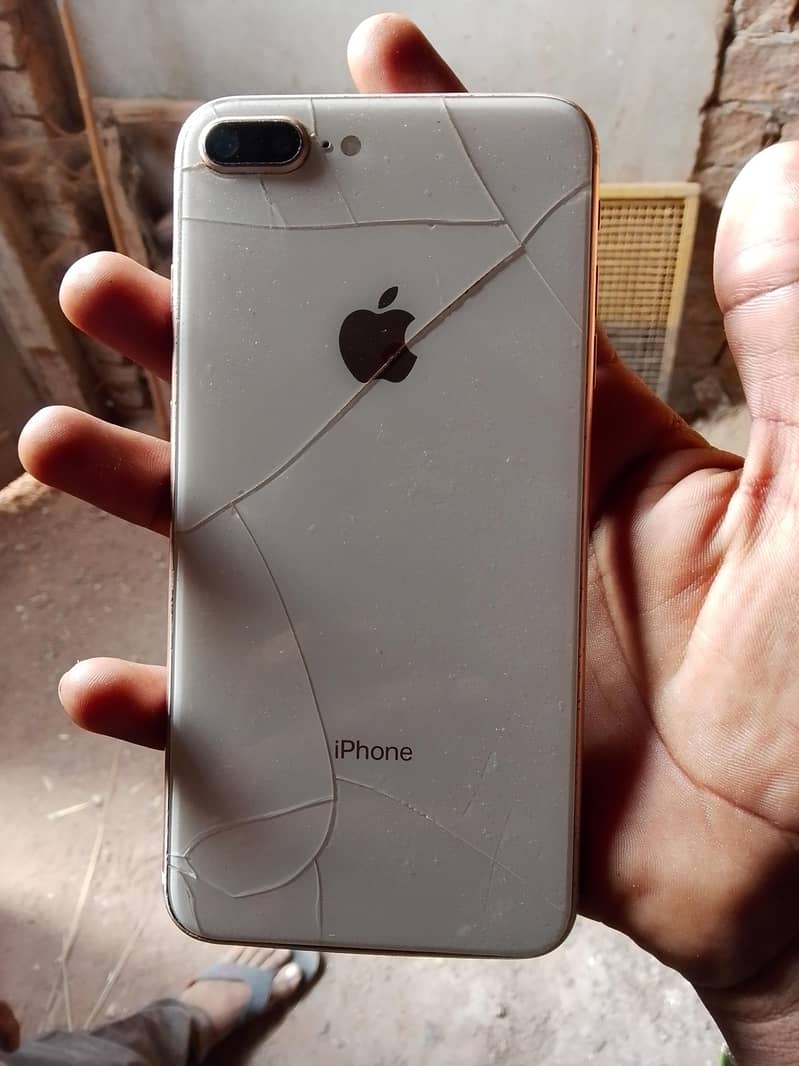 Apple iPhone 8 Plus 1