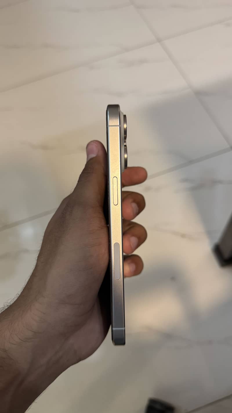 Apple iPhone 15 Pro Max 1