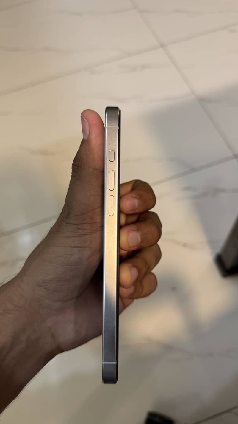 Apple iPhone 15 Pro Max 3