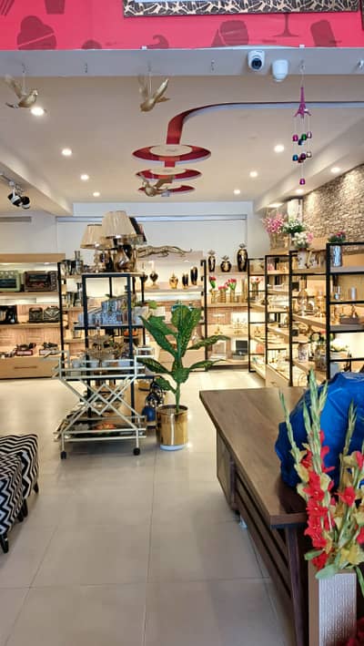 Shop Is Available For Rent In Gulberg MM Alam Road