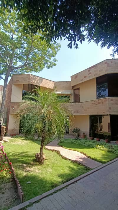 1 Kanal Commercial Use House For Rent In Gulberg