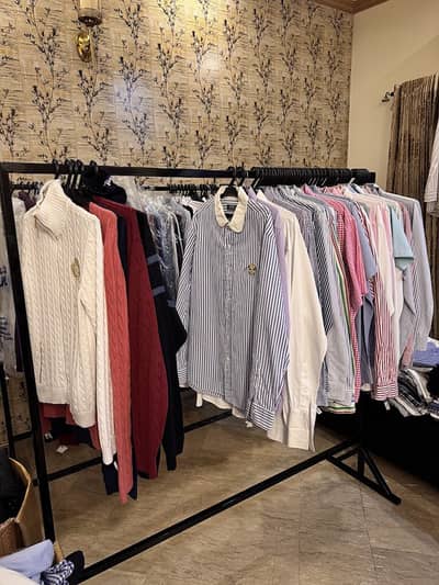 Looking for assistant in thrift store