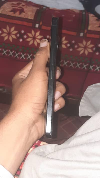 Sharp Aquos R7