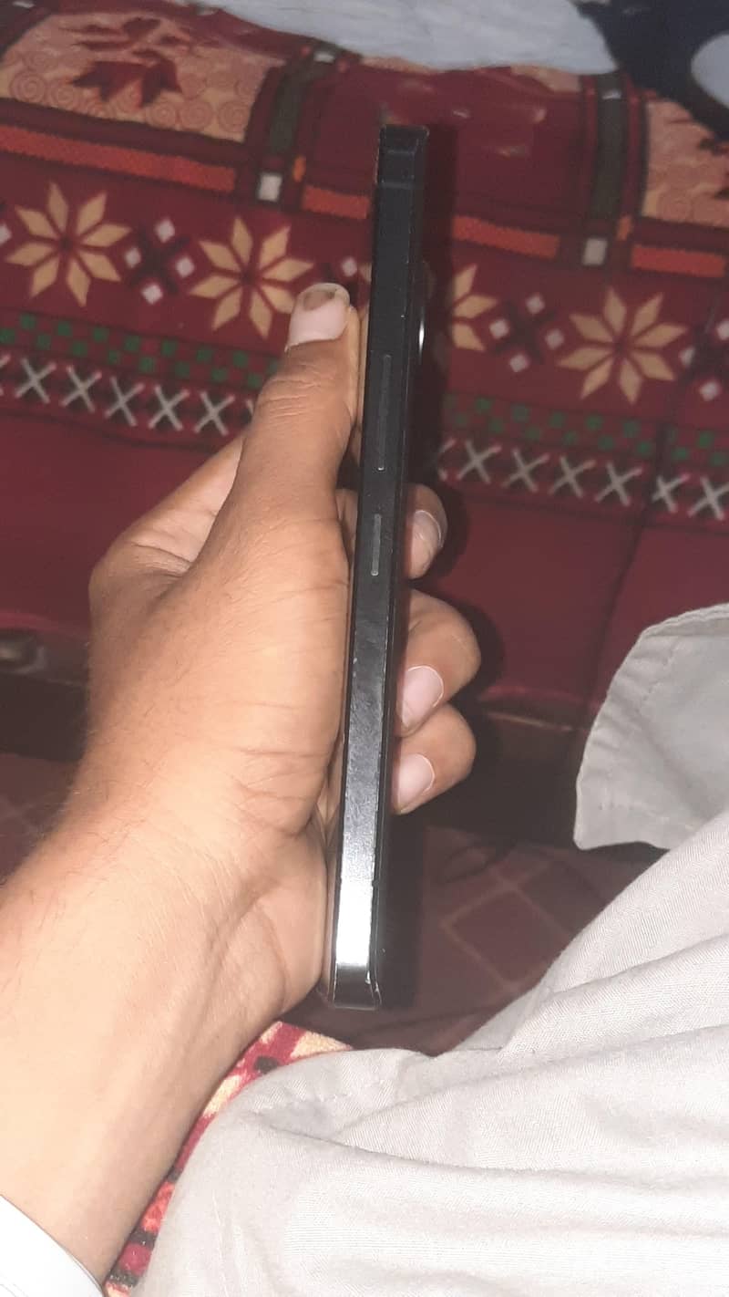 Sharp Aquos R7 0
