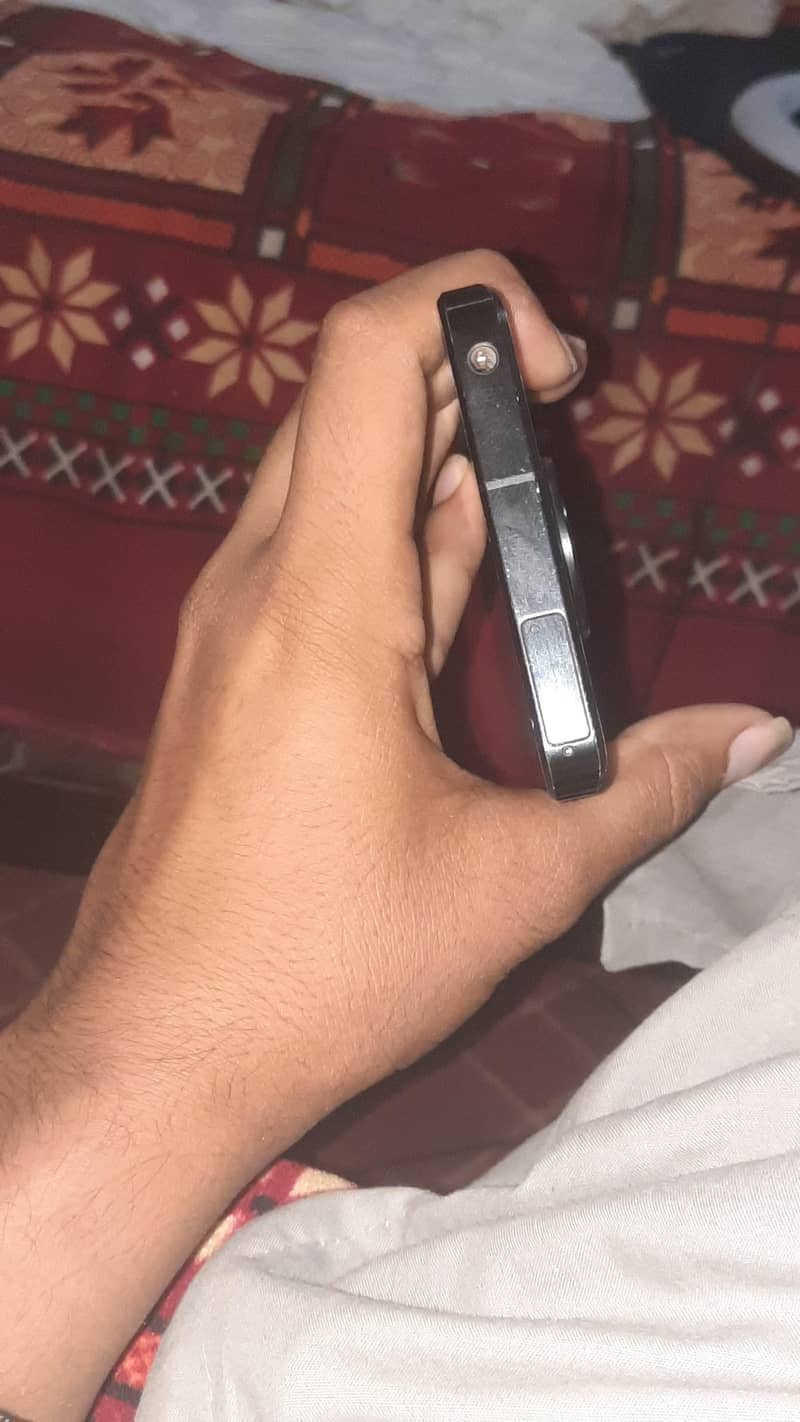 Sharp Aquos R7 1