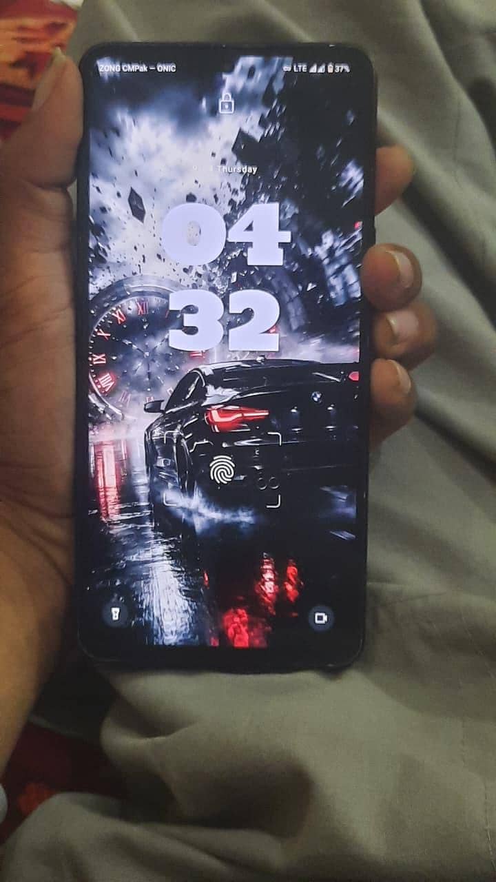 Sharp Aquos R7 3