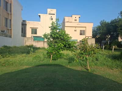 10 Marla Plot Near Park Mosque And Main College Road Approach Residential Plot For Sale
