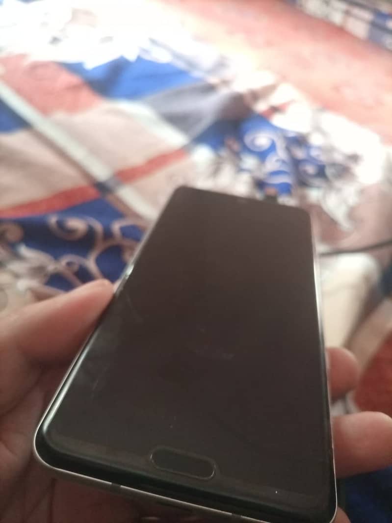 Sharp Aquos R3 1