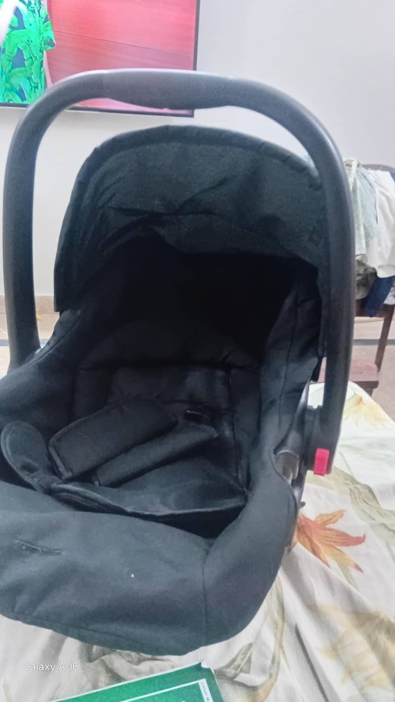 Baby Carry Cot 2
