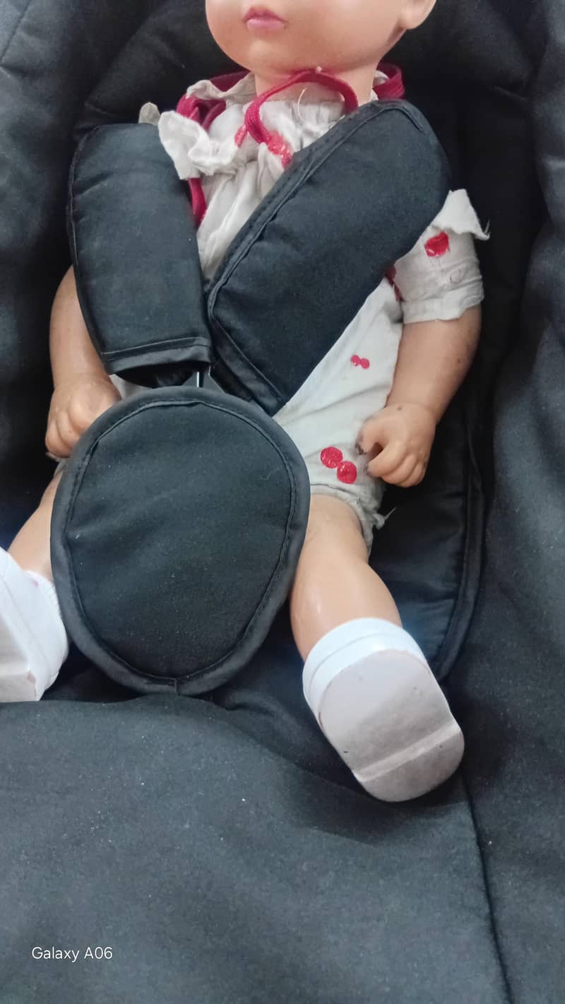 Baby Carry Cot 3