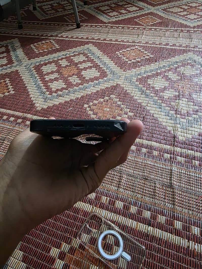 Apple iPhone 13 4
