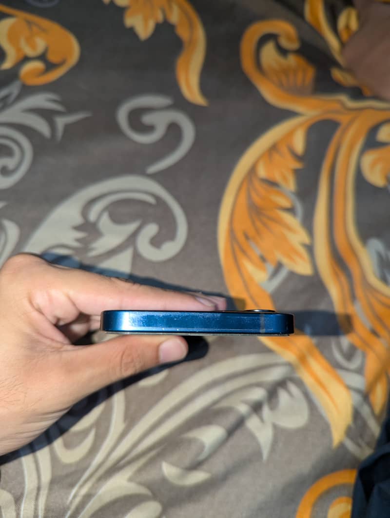 Apple iPhone 12 2