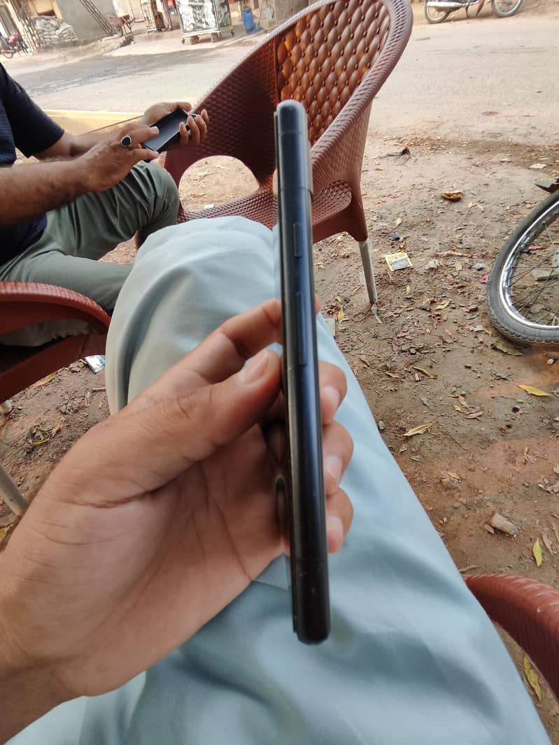 Google pixel 7a 4