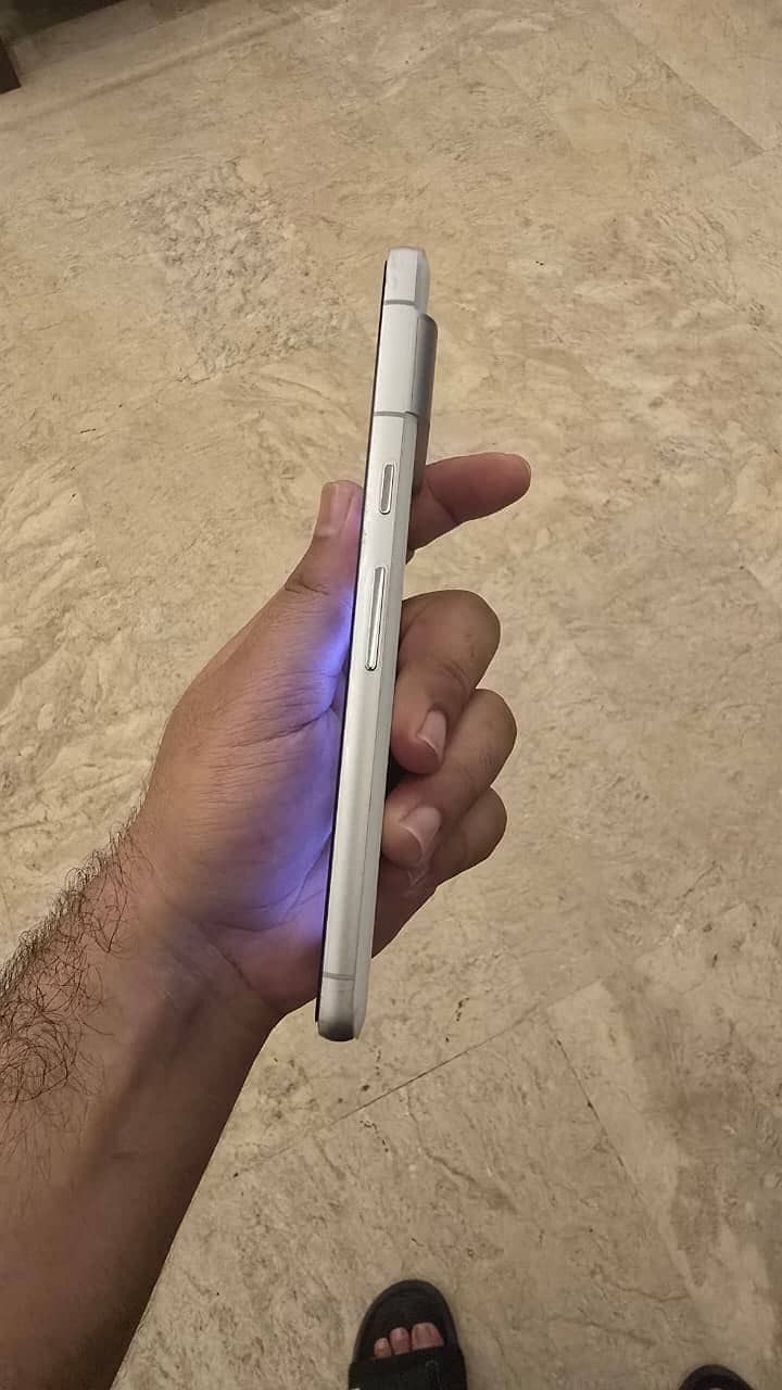 Google Pixel 7 4