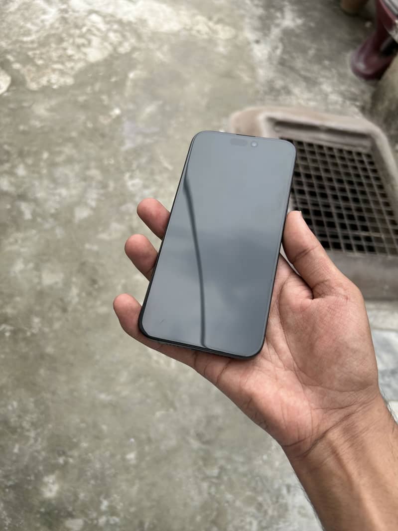 Apple iPhone 15 Pro Max 1