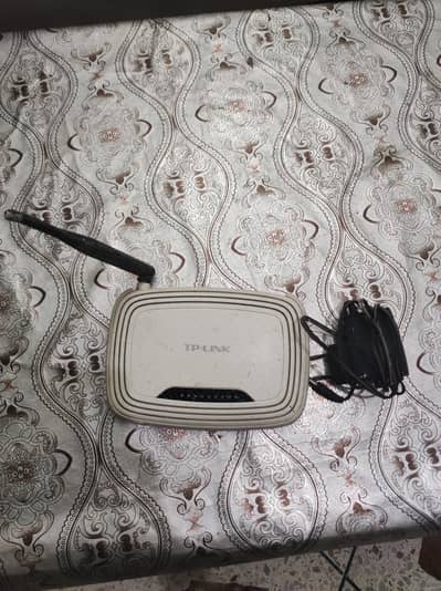 TP link router with 80 meter cable