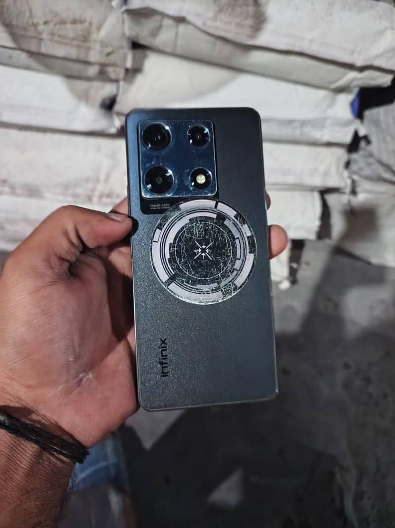 Infinix Note 30 Pro 0