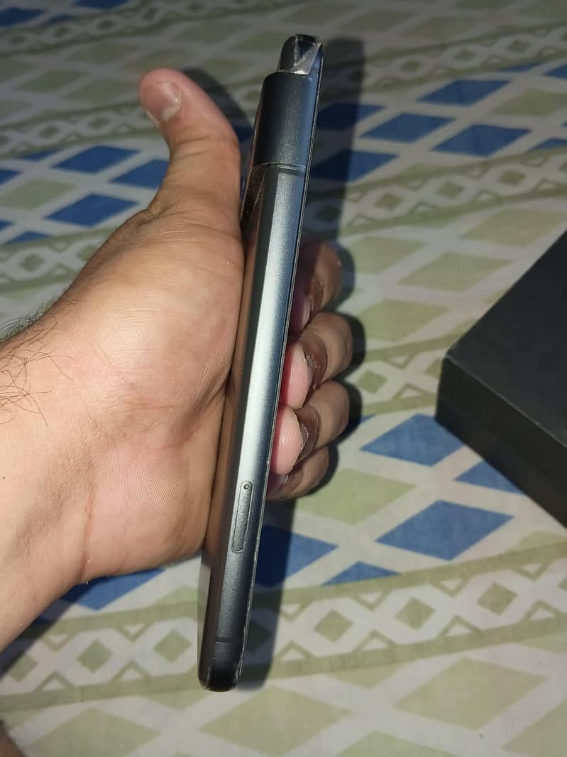 Google Pixel 8 4