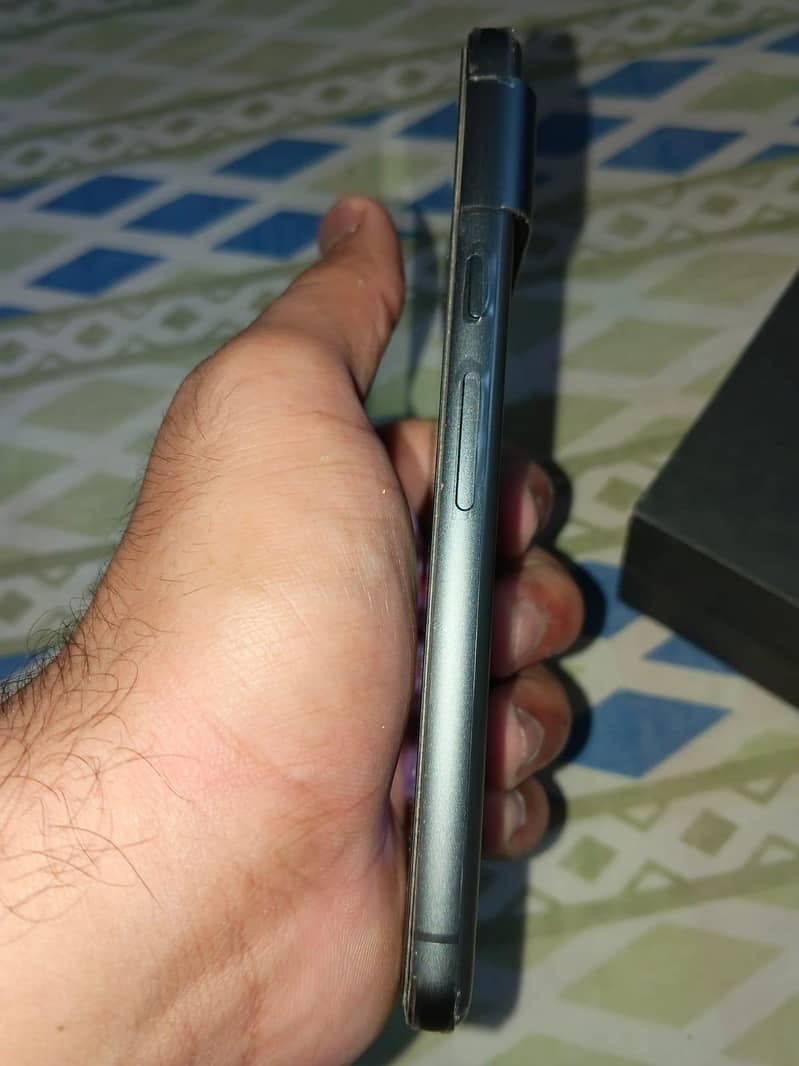 Google Pixel 8 6