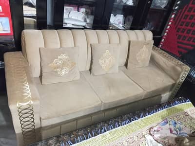 Elegant 6 seater Sofa set