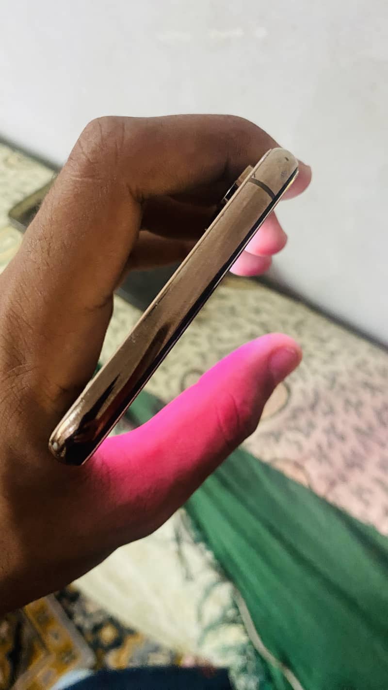 Apple iPhone XS Max 2