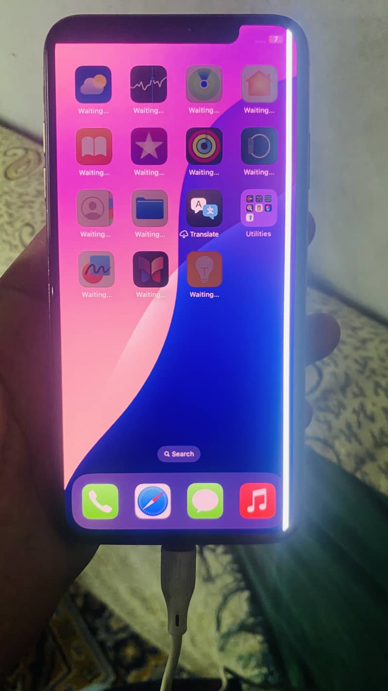 Apple iPhone XS Max 4