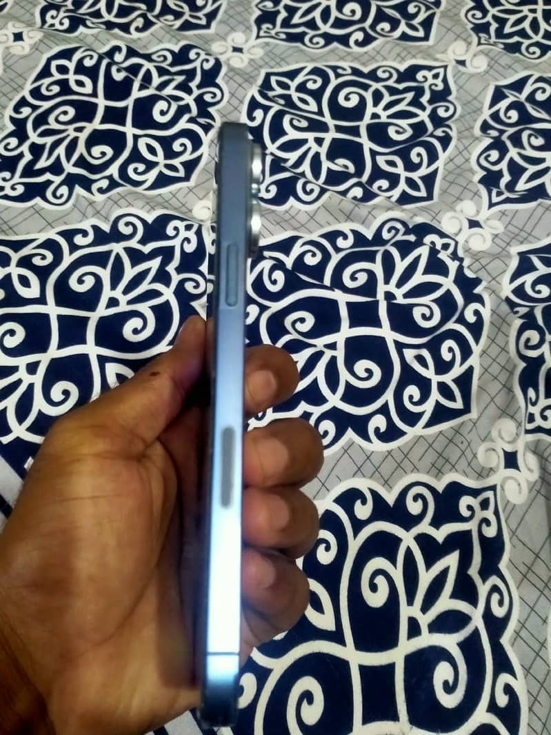 Apple iPhone 13 Pro Max 2