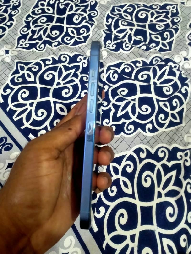 Apple iPhone 13 Pro Max 3