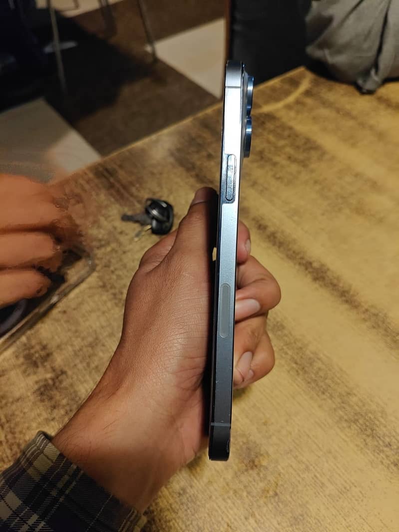 Apple iPhone 13 Pro Max 0