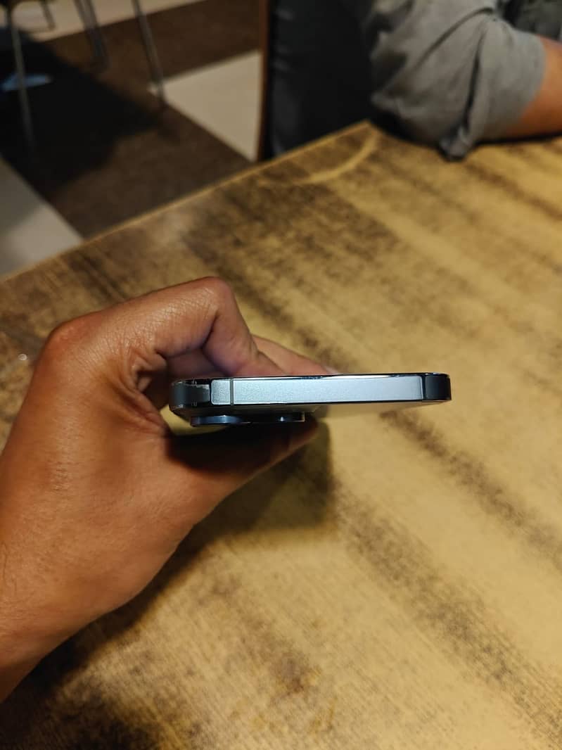 Apple iPhone 13 Pro Max 1