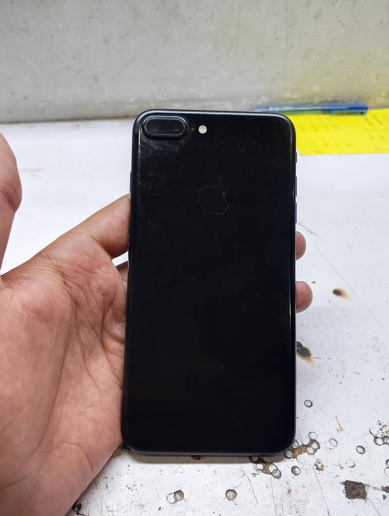 Apple iPhone 7 Plus 1