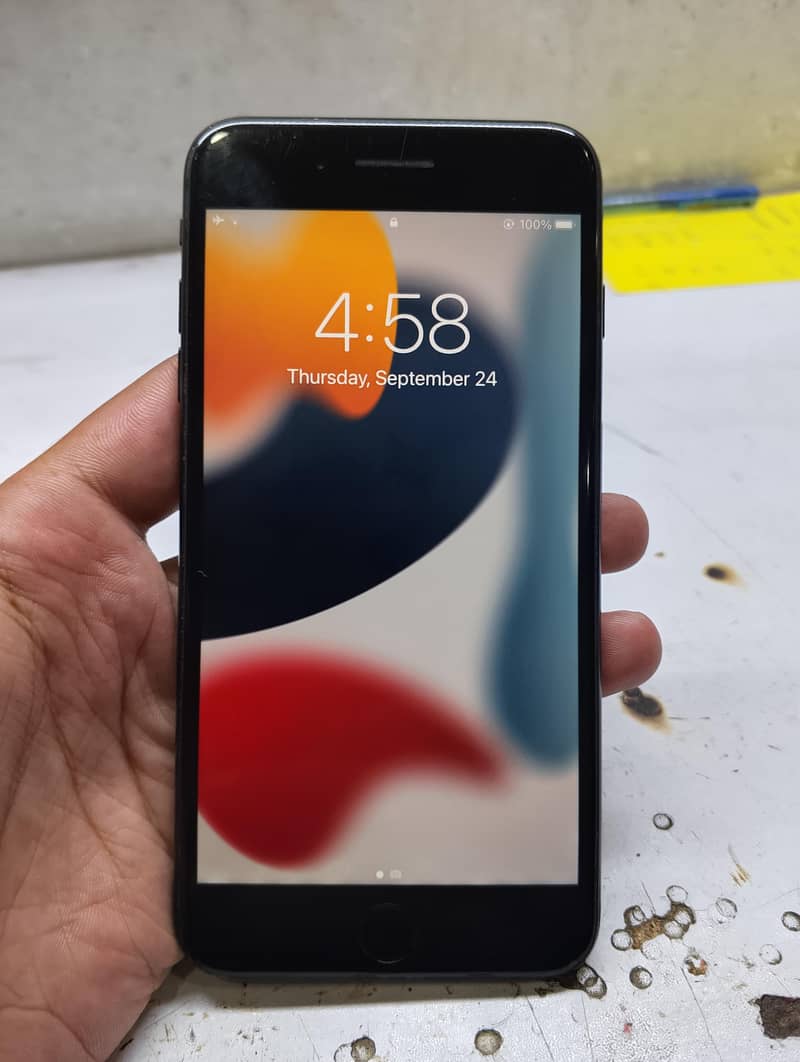 Apple iPhone 7 Plus 2