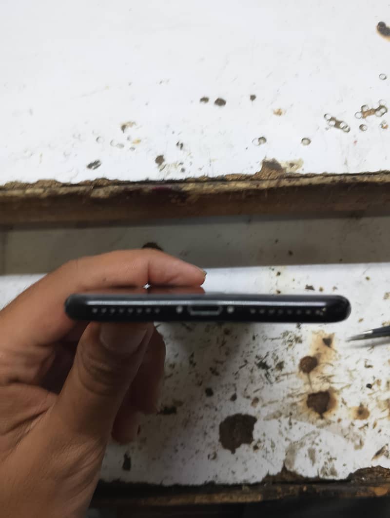 Apple iPhone 7 Plus 6