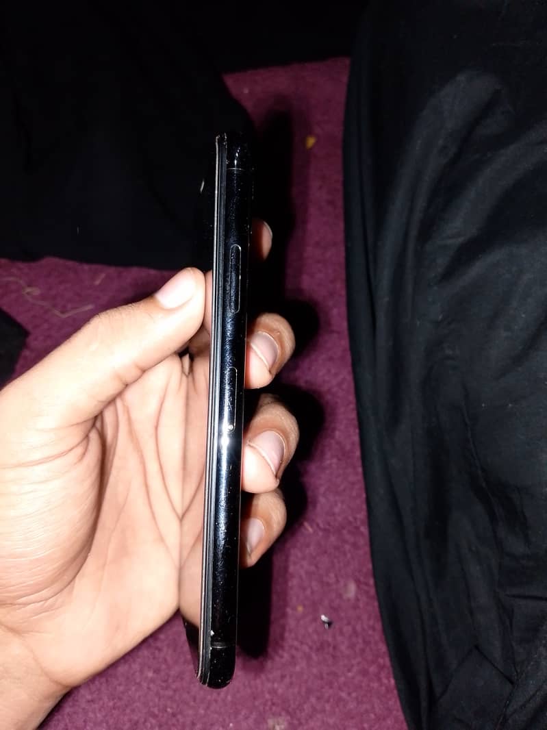 Apple iPhone XS 3
