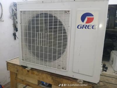 Gree 2 tan non inverter good condition