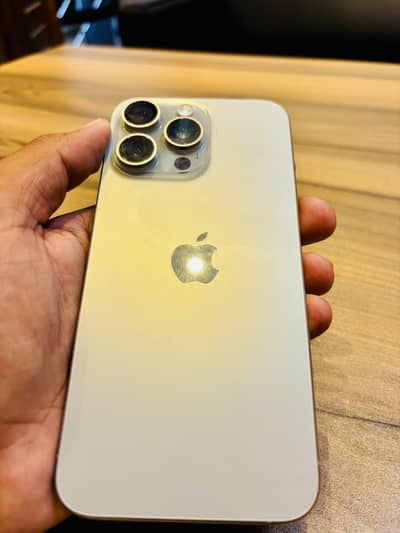 iPhone 15 Pro Max 256GB – Excellent Condition | Face ID 100%