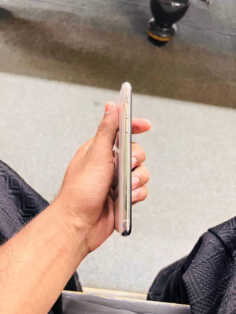 Apple iPhone X 2