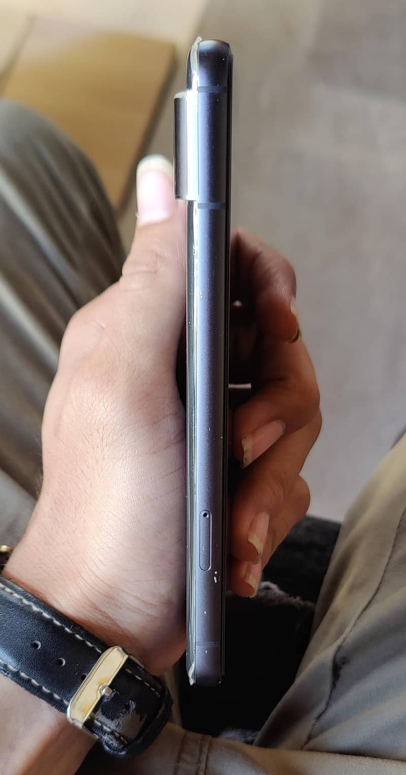 Google Pixel 8 4