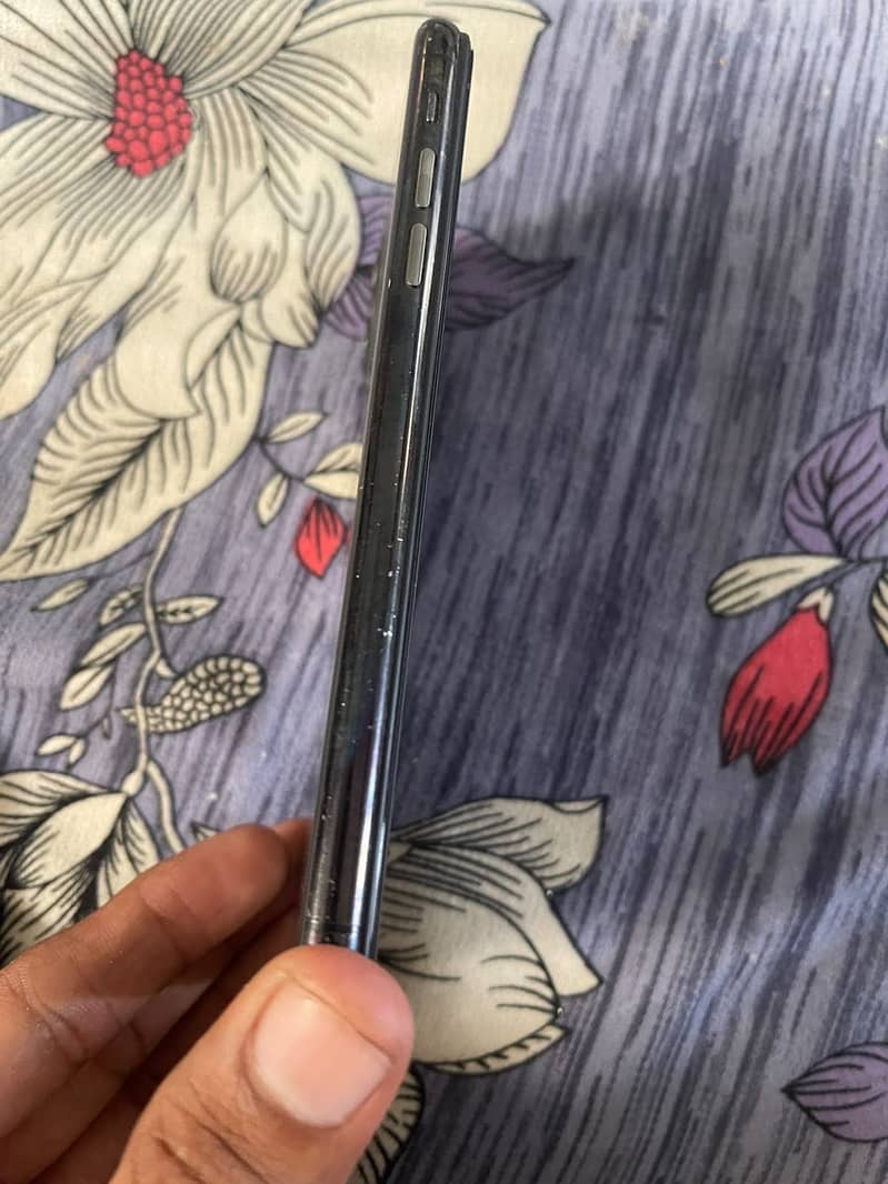 Apple iPhone 11 Pro Max 5