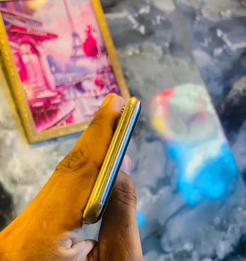 Apple iPhone X 4